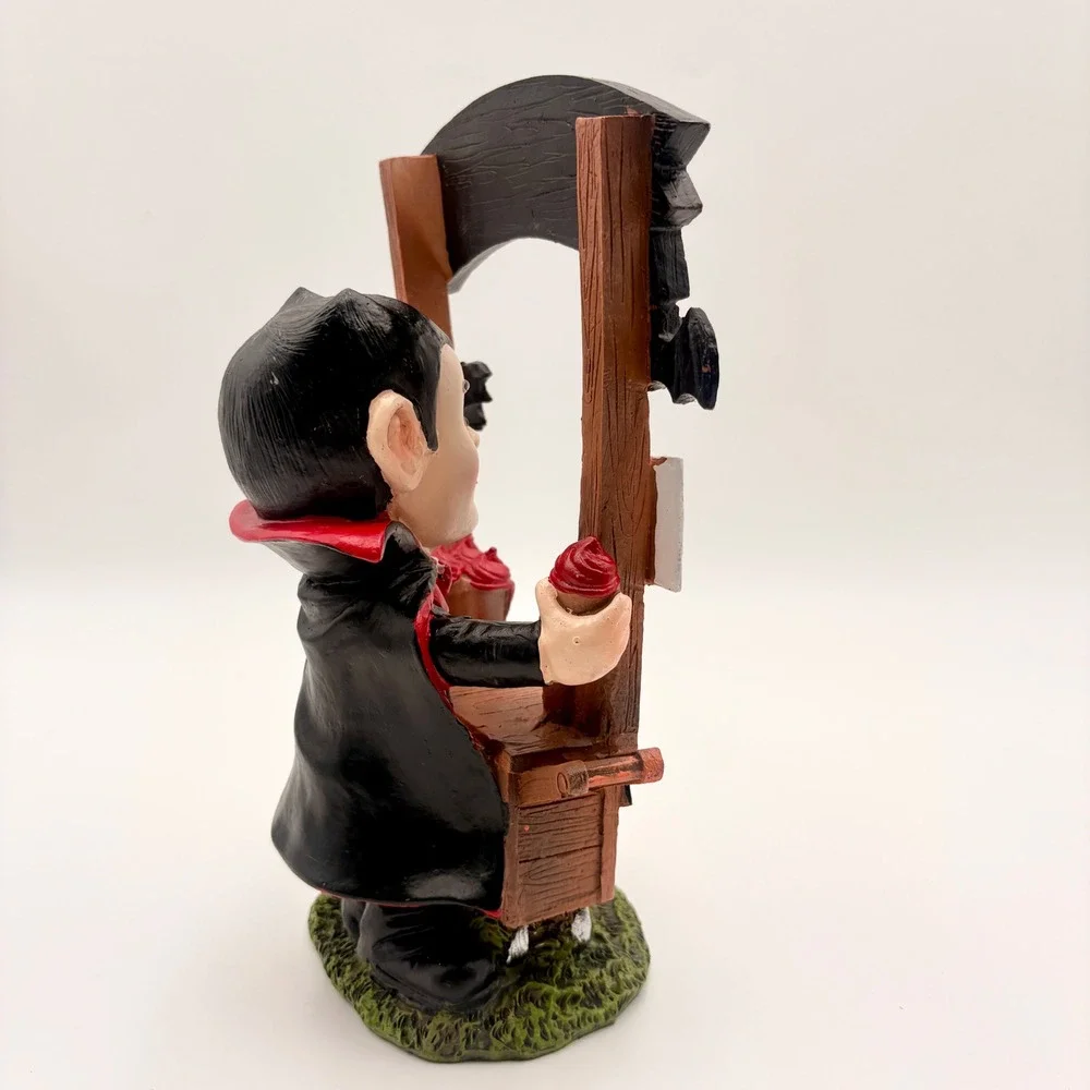 Halloween Vampire Blood Smoothies Stand Figurine Dracula Decor Fangs